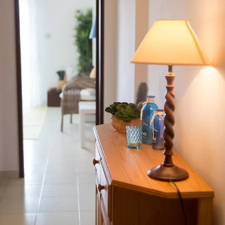 Baleal House, Is