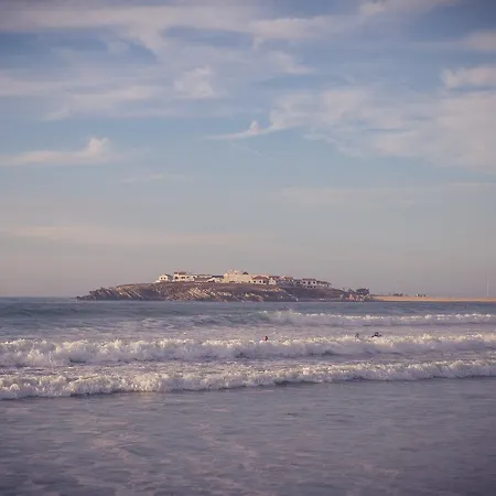 Baleal House, Is